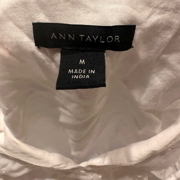 EUC - Ann Taylor white ladies tank top - Medium - 100% cotton - Picture 3 of 3